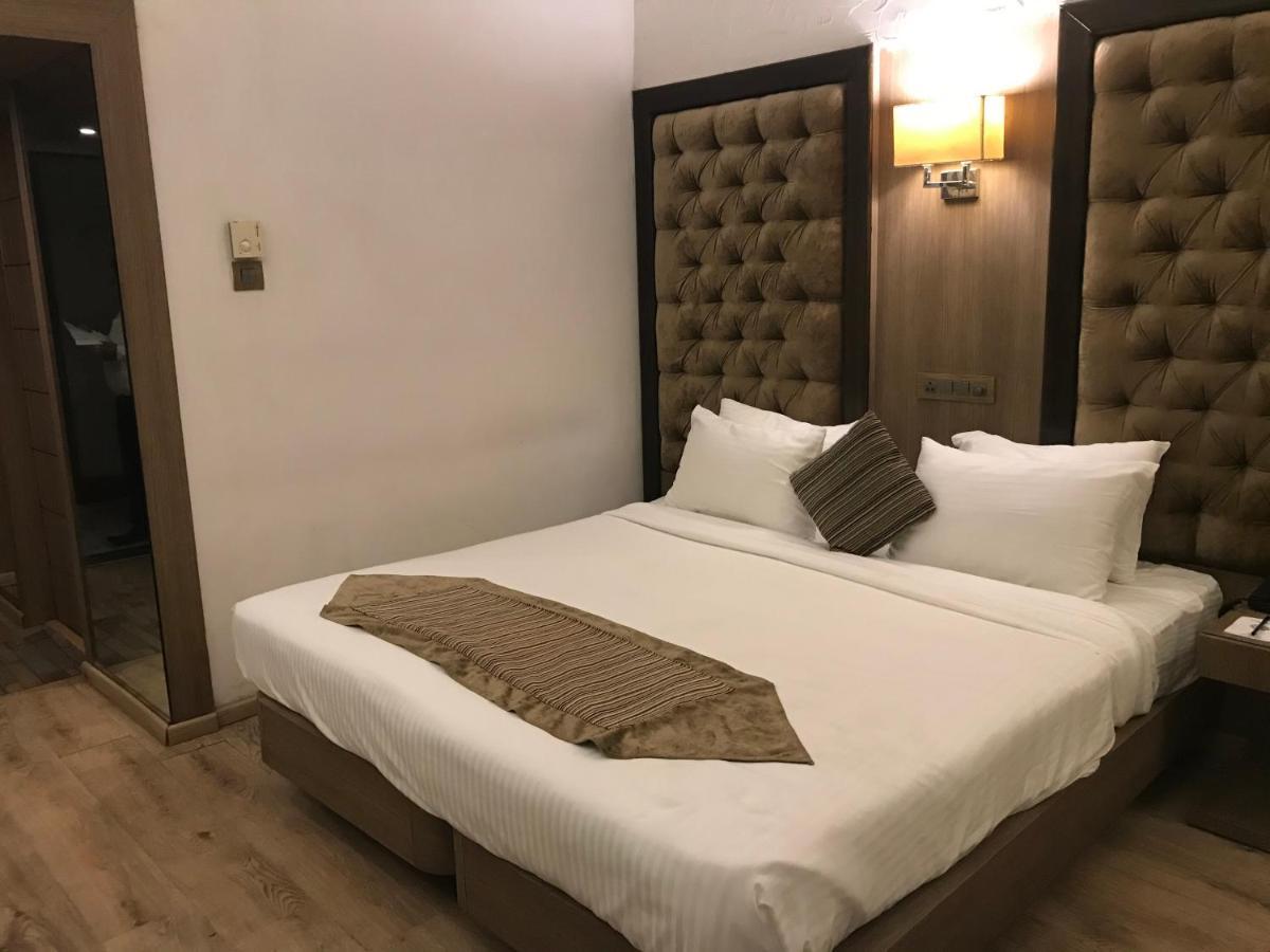 נאגפור Hotel Airport Centre Point מראה חיצוני תמונה