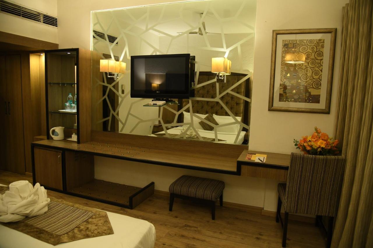 נאגפור Hotel Airport Centre Point מראה חיצוני תמונה